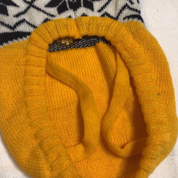 Nordic Fair Isle Snowflake Sweater - Picture 4 of 8